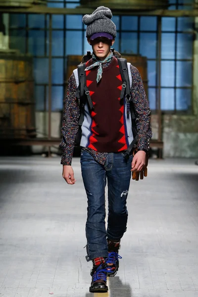 Look 11